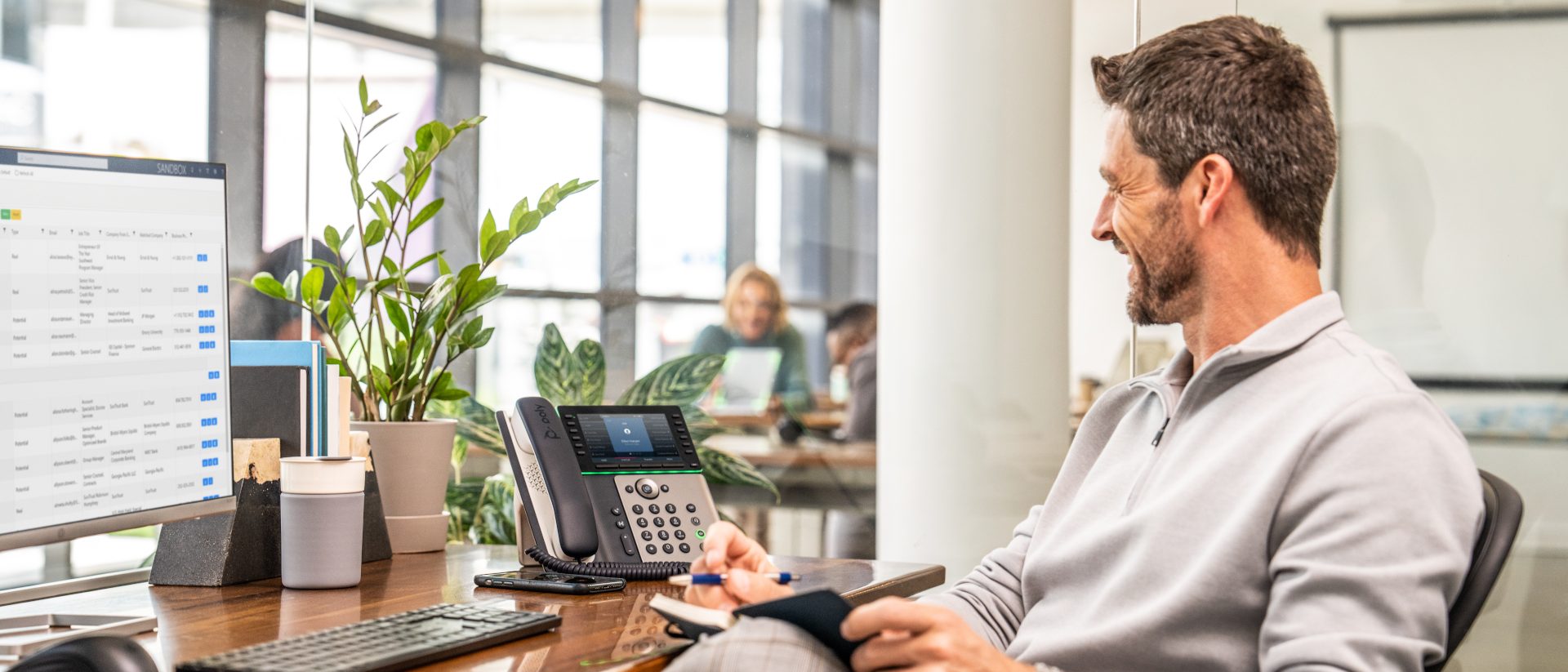 Edge E550 Office w telefonie Męski styl życia POLY EDGE
